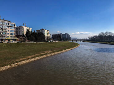Ilidža Ilidža. Pogled na rijeku Željeznicu.
