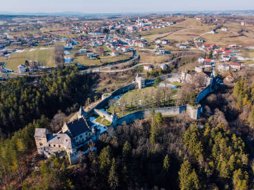 Stari grad Ostrožac u Cazinu iz ptičje perspektive