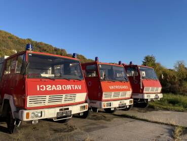 Stari vatrogasni kamioni