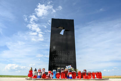 Memorijalni centar Ovčara, Vukovar Vukovar, Hrvatska: Memorijalni centar Ovčara. Spomen obilježje na mjestu masovne grobnice žrtava.