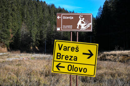 Tabla Dvije table sa putokazima, Vareš, Breza, Olovo, Oćevija