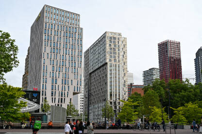 Rotterdam, Holandija: Moderni neboderi u gradu. Moderna arhitektura.