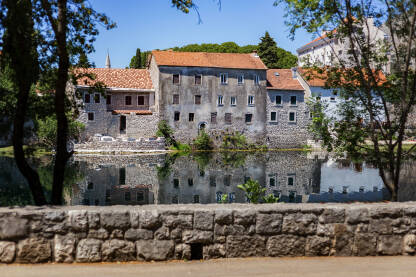 Trebinje - Stari grad Pogleda na trebinjski Stari Grad preko rijeke Trebišnjice.