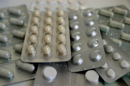 Tablete, lijekovi, medikamenti Tablete, lijekovi, medikamenti, suplementi, zdravlje, bolest, farmacija