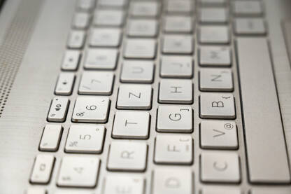 Tastatura na laptopu. Tastatura na laptopu.