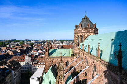 Strasbourg Strasbourg, Francuska: Panoramski pogled na centar grada. Katedrala