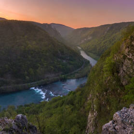 DSC_0699-Pano Izlazak sunca u kanjonu rijeke Une sa njezinim slapovima