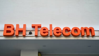BH Telecom logo na zgradi. BH Telecom logo na zgradi. BH Telecom je internet i mobilni operater u Bosni i Hercegovini.