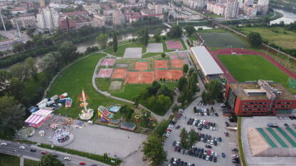 Zenica iz zraka Grad Zenica, naselja grada snimljeni dronom