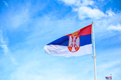 Zastava Srbije. Nacionalna zastava Republike Srbije. Grb Srbije.