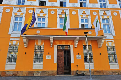 Ulaz u zgradu gradskog pravobranilaštva Visoko. Grad Visoko.