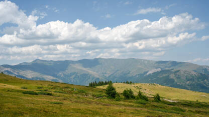 Šar Planina u Sjevernoj Makedoniji. Vrhovi Šar planine na istoku Sjeverne Makedonije. Planinski lanac između Sjeverne Makedonije i Kosova.