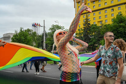 Bh. povorka ponosa 2023 Građani na Bh. povorci ponosa u Sarajevu, 24. juna 2023. Protest za veće prava LGBTIQ zajednice u BiH.