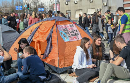 Studeti blokiraju ulicu u Beogradu. Blokada Autokomande 27.01.2025. Bunt studenata i građana nakon pada nadstrešnice u Novom Sadu.