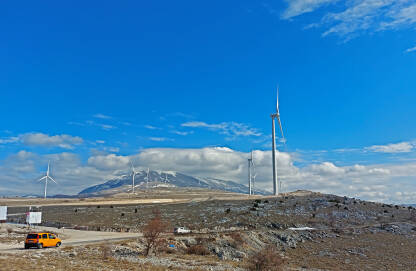 Vjetroelektrana na Podveležu Vjetroelektrana, Podveležje Mostar. Proizvodnja električne energije. Obnovljiva energija. Vjetroturbine.
