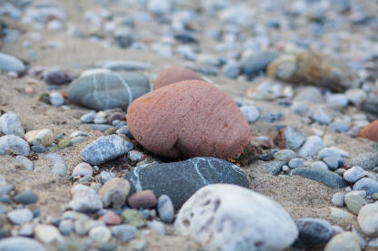 Kamenje na plaži Kamenje na plaži.
Kamenje u krupnom planu.