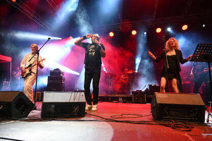 Koncert benda Zabranjeno pušenje, Sejo Sekson Koncert benda Zabranjeno pušenje. Davor Sučić, poznatiji kao Sejo Sekson, muzičar, tekstopisac i skladatelj. Zabranjeno pušenje je bosanskohercegovačka rock bend osnovan 1980. godine u Sarajevu.
