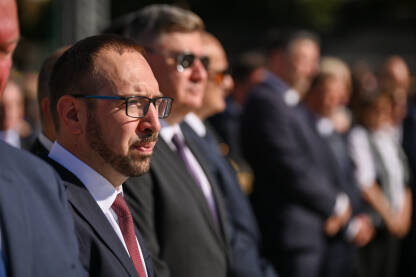Tomislav Tomašević, gradonačelnik Zagreba. Hrvatski političar, aktivist i naučnik. Predsjednik Zoran Milovanović u drugom planu.