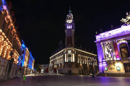 Lille, Francuska: zgrade i ulice u centru grada noću Lille, Francuska, Historijske zgrade u centru grada noću. Arhitektura.