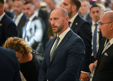 Damir Habijan, Ministar pravosuđa, uprave i digitalne transformacije u Vladi Republike Hrvatske. Hrvatski političar i ministar.