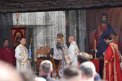 Patrijarh srpski Porfirije Obilježavanje stradanja Srba u Srednjem Podrinju i Birču u Bratuncu, 31 godina, 1. juli 2023. godina.
Svetu arhijerejsku liturgiju predvodio je patrijarh srpski Porfirije.