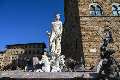 Replika kipa Michelangelovog Davida u Firenci Firenca, Italija: Replika kipa Michelangelovog Davida ispred Palazzo Vecchio, Firenca. Skulptura Davida.