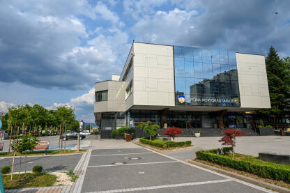Zgrada Opštine Novi grad Sarajevo Zgrada Opštine Novi grad Sarajevo, Sarajevo, Bosna i Hercegovina. Moderna administrativna zgrada.