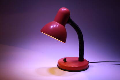 Stona lampa za čitanje