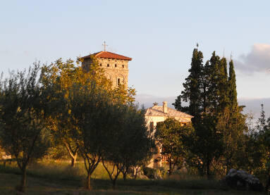 Manastir Tvrdoš.JPG Manastir Tvrdoš u Hercegovini