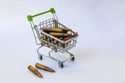 trgovina oruzjem meci u korpi za supermarket