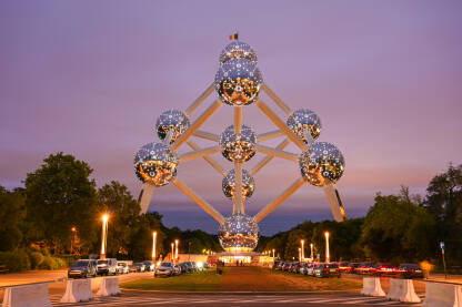 Atomium Atomium, simbol Brisela. Popularna turistička atrakcija i znamenitosti u Bruxellesu, Belgija.