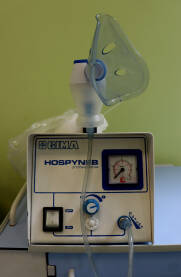 Inhalator u bolnici. Inhalacije plućnih bolesnika.