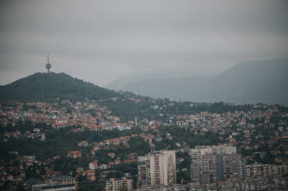 Pejzaž Sarajeva Pejzaž Sarajeva iz Bosmal zgrade