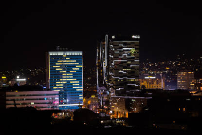 Sarajevo noću Veličanstvena noćna panorama Sarajeva. Pogled na zgradu Parlamentarne skupštine BiH, Sarajevo City Center.