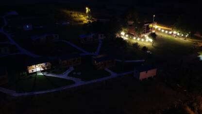 Visitor centar Pecka Visitor center Pecka ili Centar za posjetioce Pecka smješten je u nekadašnjoj osnovnoj školi u mjestu Gornja Pecka, opština Mrkonjić Grad.