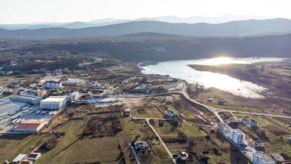 Grudsko polje snimljeno iz vazduha.
Carina u općini Grude.