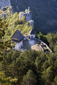 Pogled na dvorac starog grada Ključa Pogled na dvorac starog grada Ključa i njegove tvrđave...