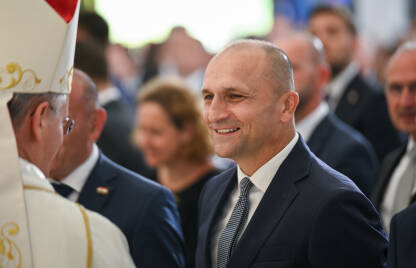 Ivan Anušić, Potpredsjednik Vlade i ministar obrane Republike Hrvatske. Hrvatski ministar i političar.