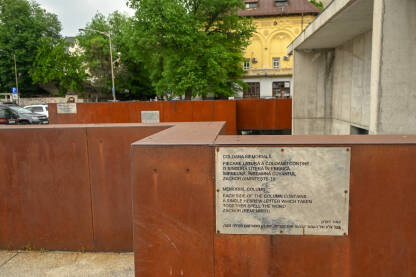 Spomenik Romima i Jevrejima koji su tokom II svjetskog rata iz rumunskih gradova odvođeni u smrt.