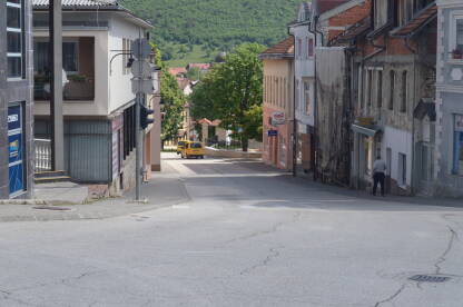 Ulica u Mrkonjić Gradu Ulica u Mrkonjić Gradu,popodnevno stanje