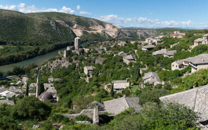 Stari grad Počitelj Stari grad Počitelj u dolini rijeke Neretve