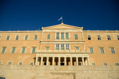 Atina, Grčka, zgrada Helenskog parlamenta. Stara kraljevska palata na trgu Sintagma, trenutno sjedište Grčkog parlamenta.