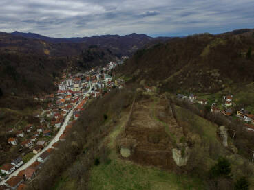 Panorame Srebrenice dronom iz različitog vremenskog perioda.