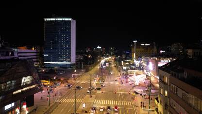 Parlament BiH, Sarajevo Sarajevo noću. Marijin dvor u Sarajevu, glavna ulica. Parlament Bosne i Hercegovine