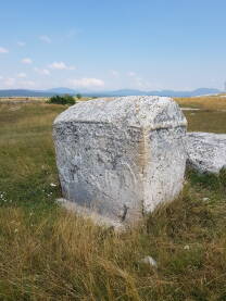 Nekropola stećaka, Ravanjska vrata Nekropola stećaka Ravanjska vrata na Kupreškoj visoravni, između sela Mušić i Gornje Ravno, pod zaštitom UNESCO-a, kao svjetska baština, od 2016. godine.