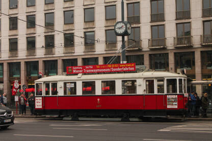 Tramvaj Bečki tramvaj. Javni prijevoz u Beču.