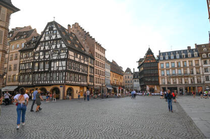 Ulice i zgrade u Strazburu, Francuska. Ulice i zgrade u Strazburu, Francuska.