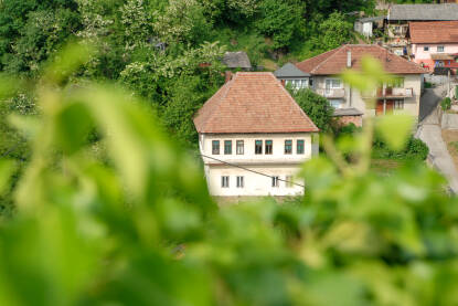 Stara kuća u Bosni i Hercegovini. Tradicionalna arhitektura. Maglaj, BiH.