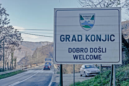 Grad Konjic. Dobro došli, welcome. Grb grada.