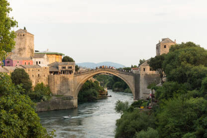 Stari grad u Mostaru Okolina Starog mosta u Mostaru, Stari grad Mostar